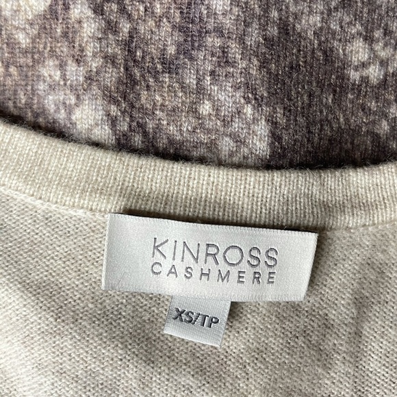 KINROSS – VEE NECK SWEATER PYTHON PRINT XS $328 - Picture 5 of 6